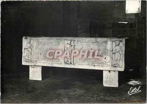 Cartes postales moderne Arles Les Alyscamps Sarcophage Chretien en Marbre