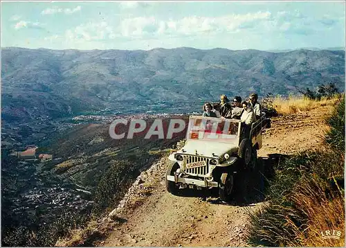 Cartes postales moderne L'Ascension du Canigou en Jeep Au fond la plaine de Prades