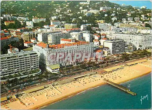 Cartes postales moderne Cannes Alpes Maritimes Vue generale des Plages la Croisette et le Cariton