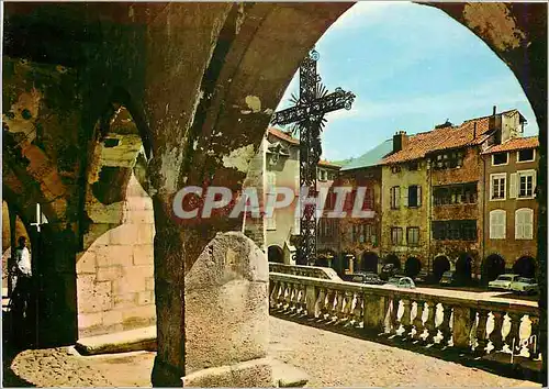 Moderne Karte Villefranche de Rouergue Aveyron La Place Notre Dame vue des arcades qui l'Entourent