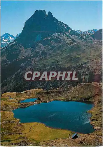 Cartes postales moderne Pic du Midi d'Ossau Le Pic Le Lac et Refuge d'Ayous vus du Col d'Ayous