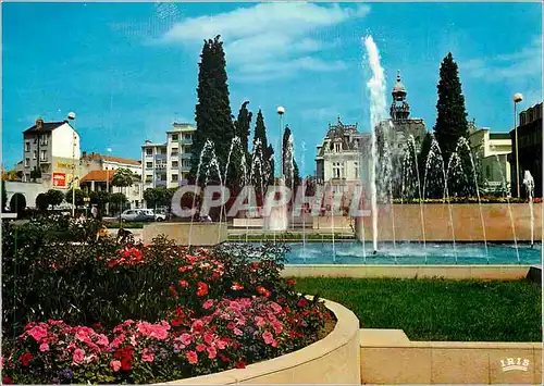 Cartes postales moderne Vichy La Place Charles de Gaulle Ses jets d'Eau ses massifs floraux