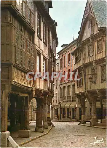 Cartes postales moderne Dinan Vieilles maisons a porche de la rue de l'Apport