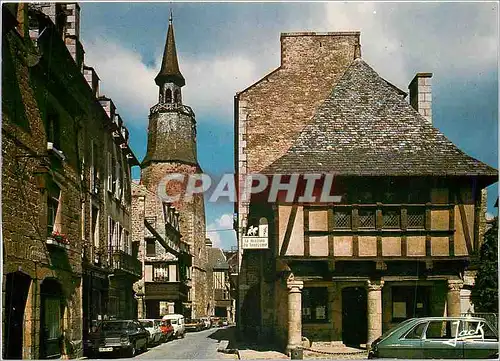 Cartes postales moderne Dinan La Tour de l'Horloge et la maison du Tourisme