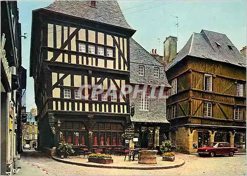 Cartes postales moderne Dinan C du N Maisons a Colombages