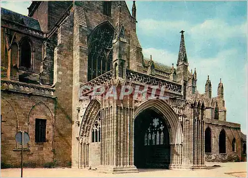 Cartes postales moderne Dol de Bretagne L et V La Cathedrale Le Porche Principal