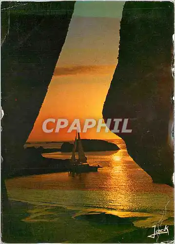 Cartes postales moderne Couleurs de Bretagne Soleil Couchant sur la cote rocheuse