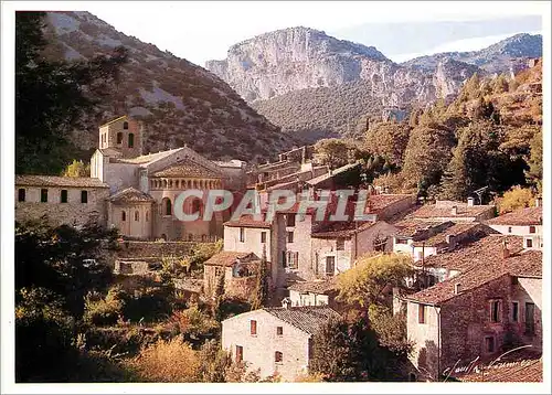 Cartes postales moderne Languedoc Saint Guilhem le Desert Le Village et l'Abbatiale dans le Val de Gellone