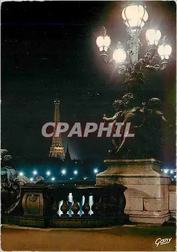 Cartes postales moderne Paris La Nuit la Tour Eiffel vue du Pont Alexandre III