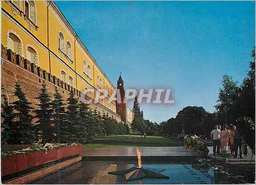 Cartes postales moderne At the Kremlin Wall Tomb of the unknown soldier