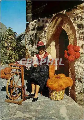 Cartes postales moderne Fileuse aux Hauderes Val d Herens Valais