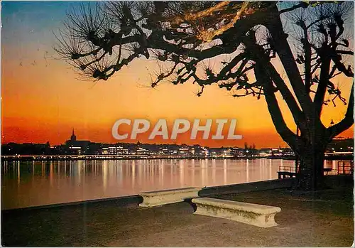 Cartes postales moderne Geneve La Rade et la Ville au crepuscule