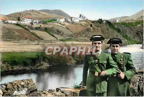 Moderne Karte Pays basque Les Carabiniers Espagnols en faction sur la Bidassoa Douane