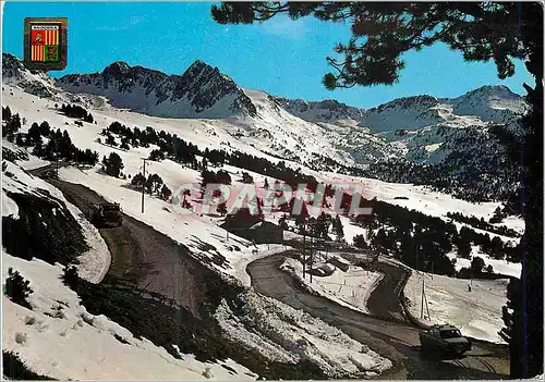 Cartes postales moderne Valls d Andorra Lacets de la route du Port d Envalira au fond le cirque des Pessons