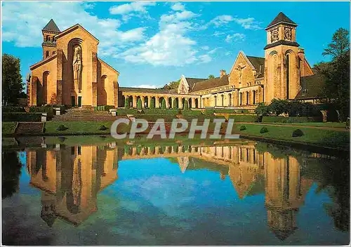 Moderne Karte Abbaye Notre dame la basilique et le cloitre se refletant dans la piece d'eau de la cour des ret