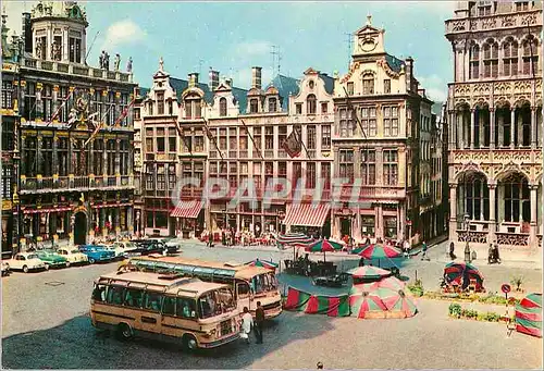 Cartes postales moderne Bruxelles un coin de la grand place Autobus