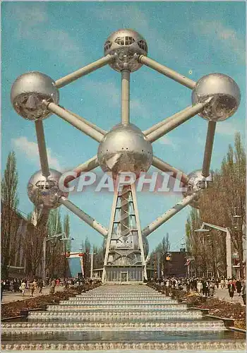 Cartes postales moderne Atomium haut 102m diametre des spheres 18m poids 2200t Bruxelles Flamme Atomium