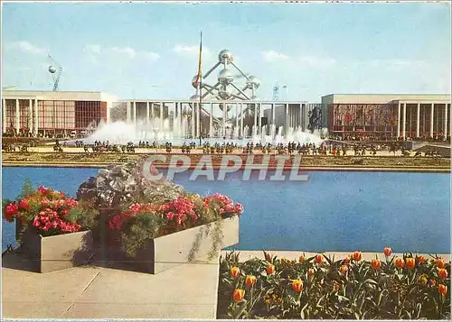 Cartes postales moderne Bruxelles place et portique de Belgique Atomium  Exposition universelle de Bruxelles 1958