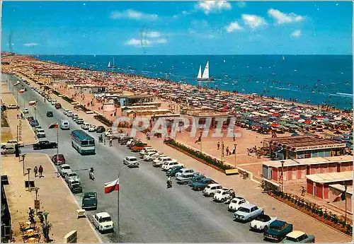 Cartes postales moderne Rimini promenade le lond de la mer et plage