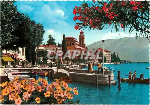 Cartes postales moderne Gardone Riviera Lac de Garda Bord du lac