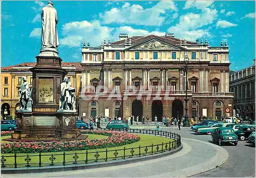 Cartes postales moderne Milano Theatre et Place de la Scala