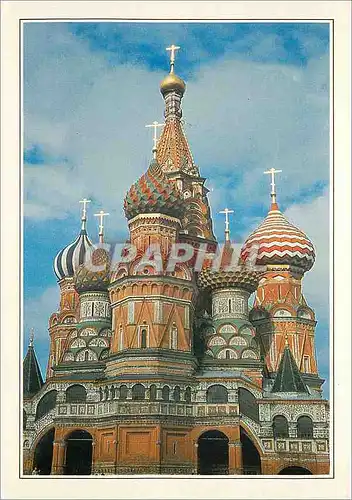 Cartes postales moderne Moscow sur la place rouge de moscou la basilique polychromr de baasile le bienhureux fut erigee