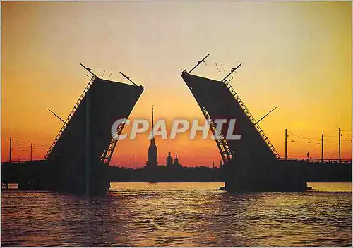 Cartes postales moderne Leningrad La Neva Un pont ouvrant