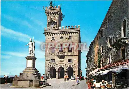 Cartes postales moderne San Marino Palais du Gouvernement et Statue de la Liberte