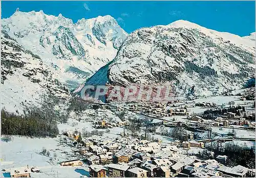 Cartes postales moderne Courmayeur vue generale d'hiver et la chaine du mont blanc