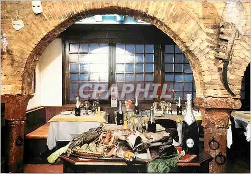 Cartes postales moderne Presente lo spumante classico italiano opere metodo champenois anche al ristorante a la vecia ca