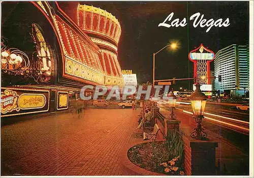 Cartes postales moderne Las vegas view south through the glitterling lights of Las vegas famous stip