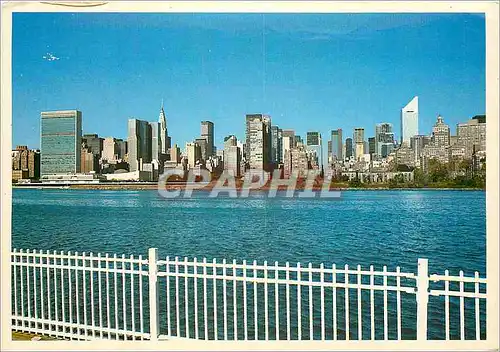 Moderne Karte New york city the east river and midtown skyline as seen from queens