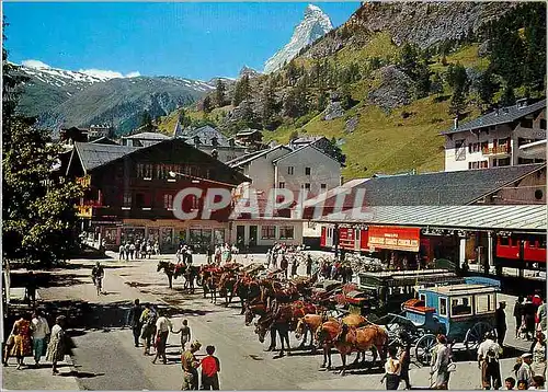 Cartes postales moderne Zermatt Bahnhofplatz mit Matterhorn Fotografierre farbig mit Agfacolor