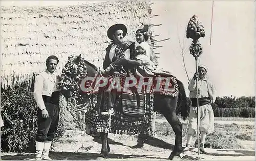 Cartes postales moderne Valencia Grupa valenciana Valencia avec a fiancee