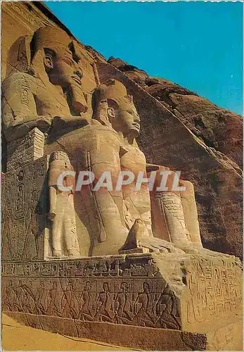 Cartes postales moderne Abu Simbel Les statues de Ramses devant le grand temple