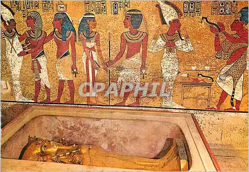 Cartes postales moderne Luxor Vallee des Rois Momie de Tout Ankh Amun dans le cercueil d or