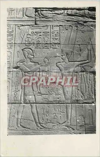 Cartes postales moderne Luxor Alexander the Great burning incence and pouring perfumes before Menn God of Fertility