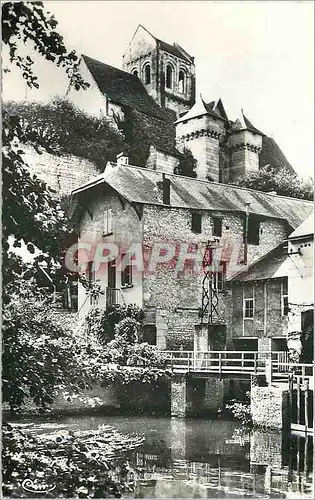 Cartes postales moderne La Roche Posay les Bains Vienne L Eglise fortiflee xii xiv s au dessus du Moulin sur la Creuse