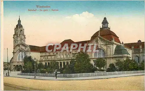 Ansichtskarte AK Wiesbaden Bahnhof La gare