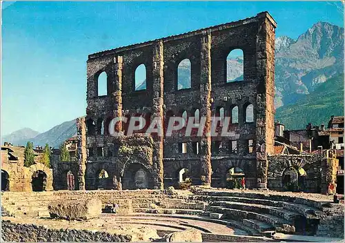 Cartes postales moderne Aosta Theatre Romain au fond le M Aemillus