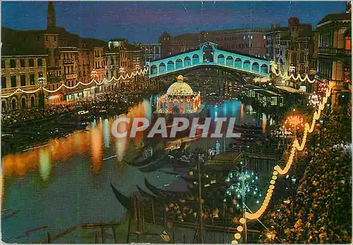 Cartes postales moderne Venezia Fete des lumieres sur le Canal Grand