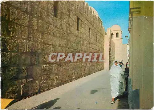 Cartes postales moderne Tunisie sousse rue pres des remparts