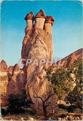 Cartes postales moderne Turkey Nevsehir Les formations de cheminee de fee pres de Zelve