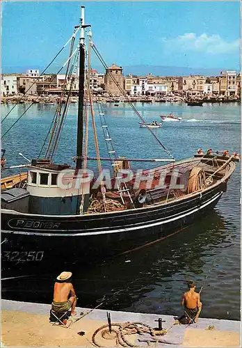 Cartes postales moderne Cambrils Tarragona Bateau pecheur au fond Faubourg