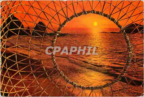 Cartes postales moderne Cataluna Tipica Voici un original et rougeatre lever-soleil Peche