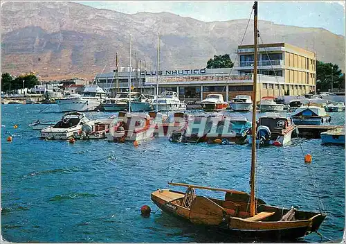 Cartes postales moderne Denia (Alicante) Club Maritime al fondo Montgo