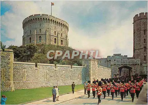 Cartes postales moderne Windsor Castle Berkshire Guards Militaria