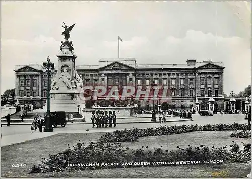 Cartes postales moderne Buckingham Palace and Queen Victoria Memorial London
