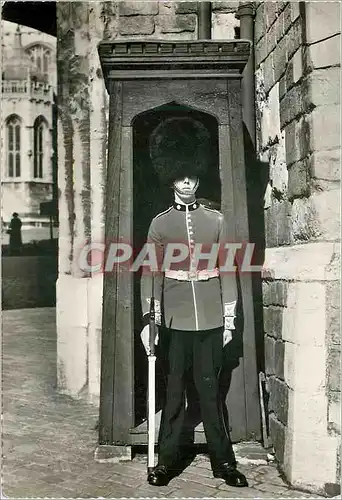 Moderne Karte Guard at Henry VIIIth Gate Windsor Castle Militaria