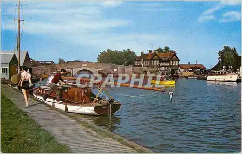 Moderne Karte The Bridge and Bridge hotel Potter Heigham Norfolk Broads Bateaux